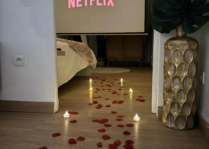 Bali Et Sauna Prive - Video Projecteur - Escapade Romantique-centre Apartment