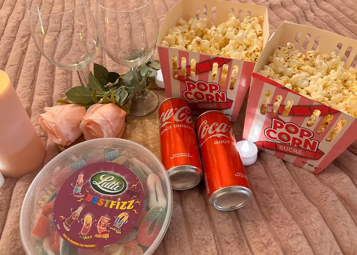 Bali Et Sauna Prive - Video Projecteur - Escapade Romantique-centre Apartment